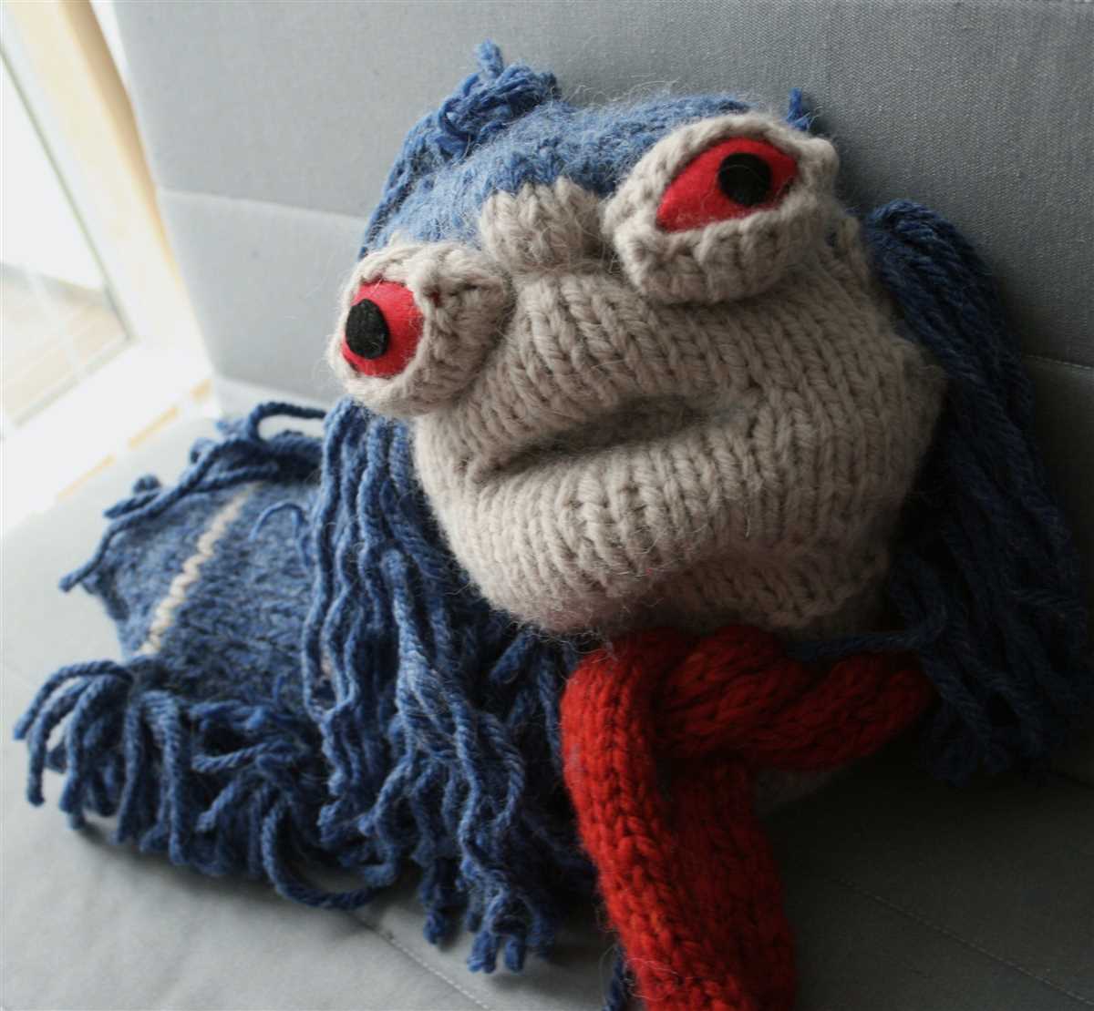 Knitting pattern for worry worms