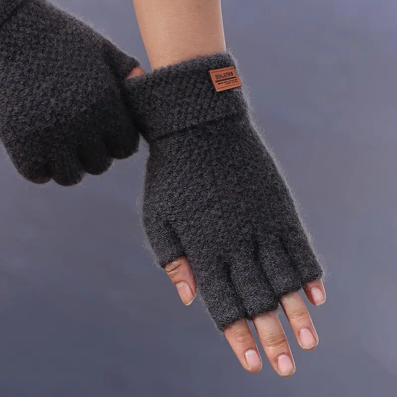 Knitting pattern gloves with half fingers