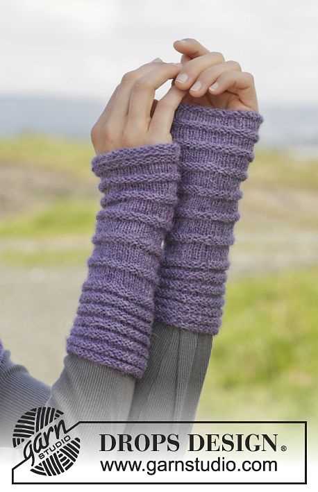 Knitting pattern wrist warmers