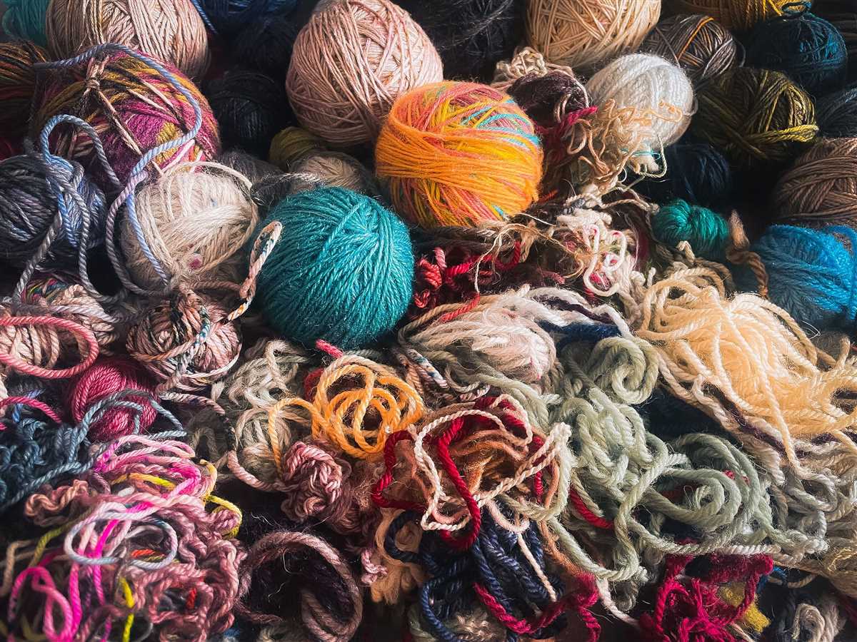 Knitting patterns using leftover yarn