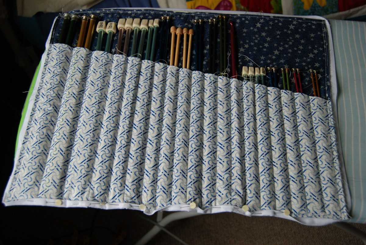 Knitting needle storage case pattern