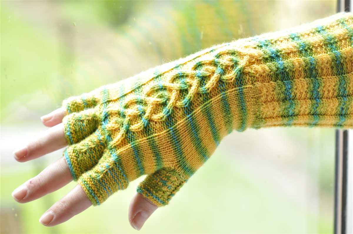 Knitting pattern for fingerless gloves