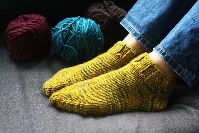 Knitting pattern for slipper socks