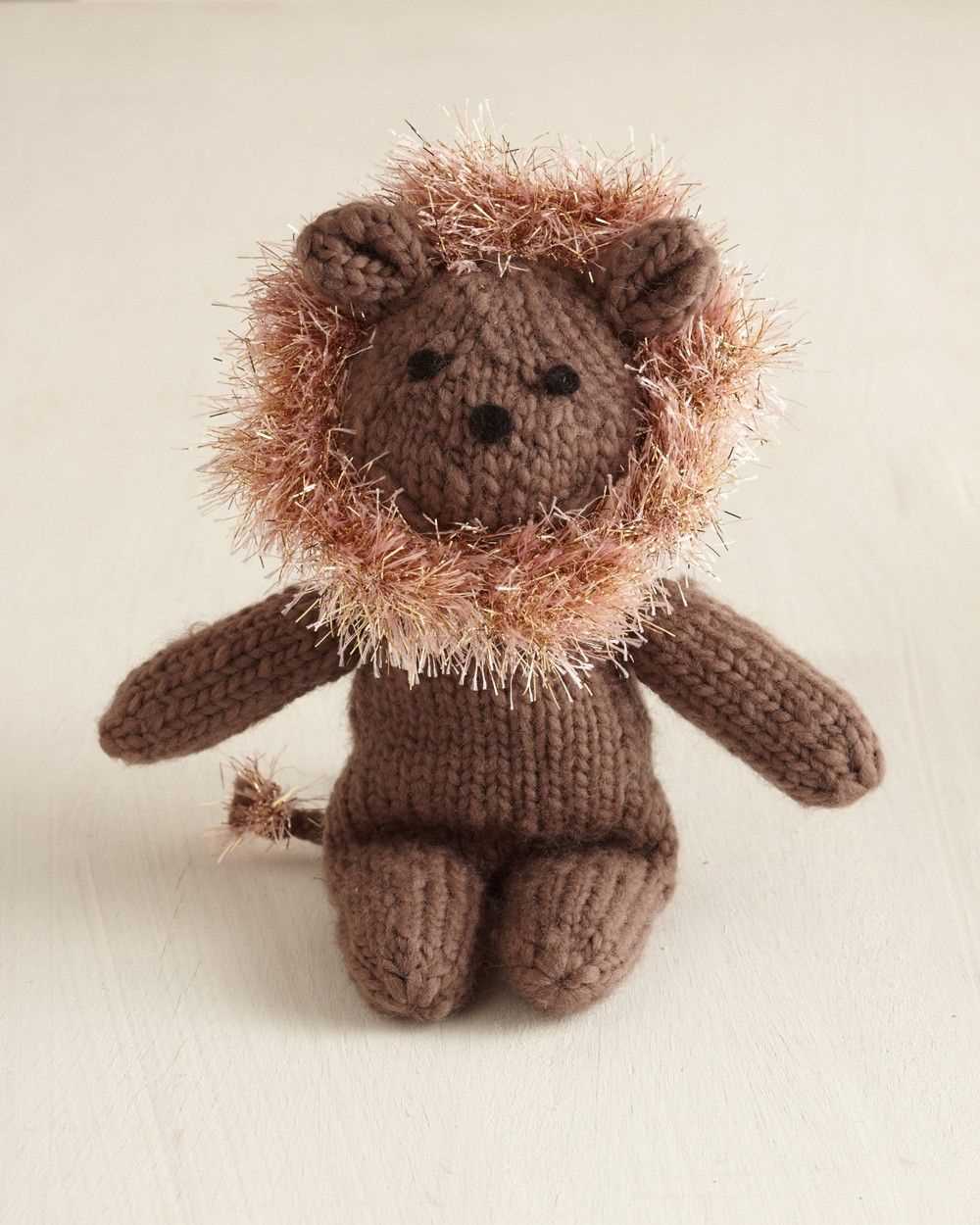Knitting pattern lion