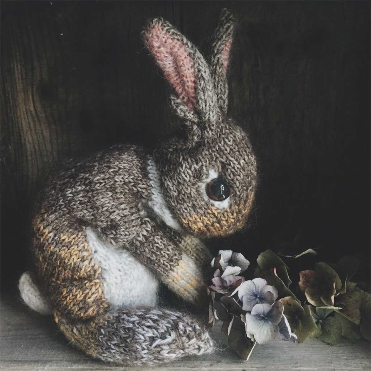 Knitting pattern rabbit