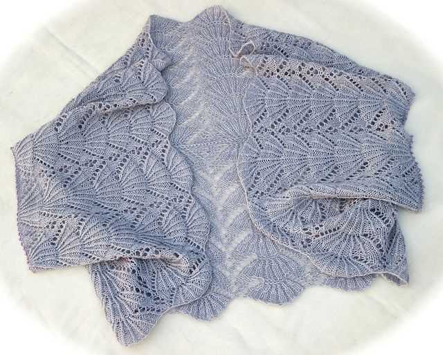 Lace capelet knitting pattern