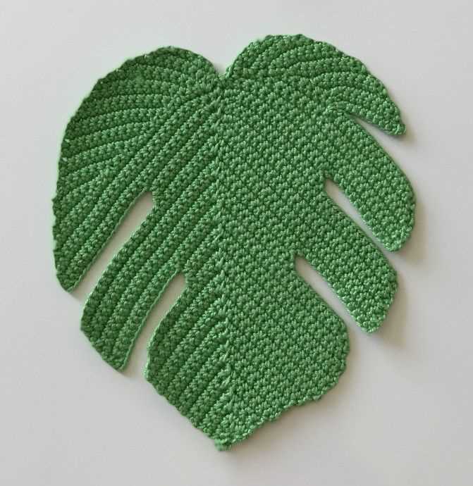 Leaf motif knitting pattern