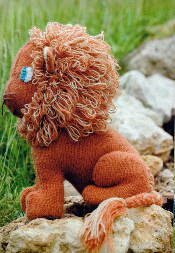 Lion pattern knitting