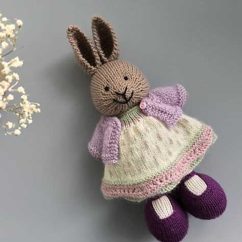 Lizzie rabbit knitting pattern