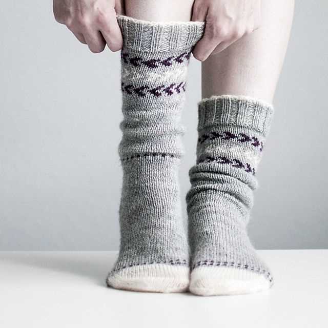 Loom knit socks pattern