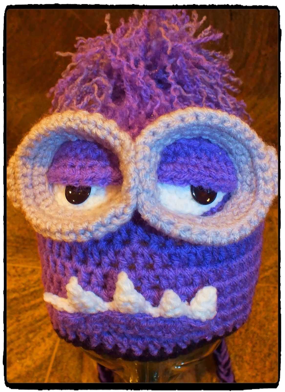 Loom knit minion hat pattern