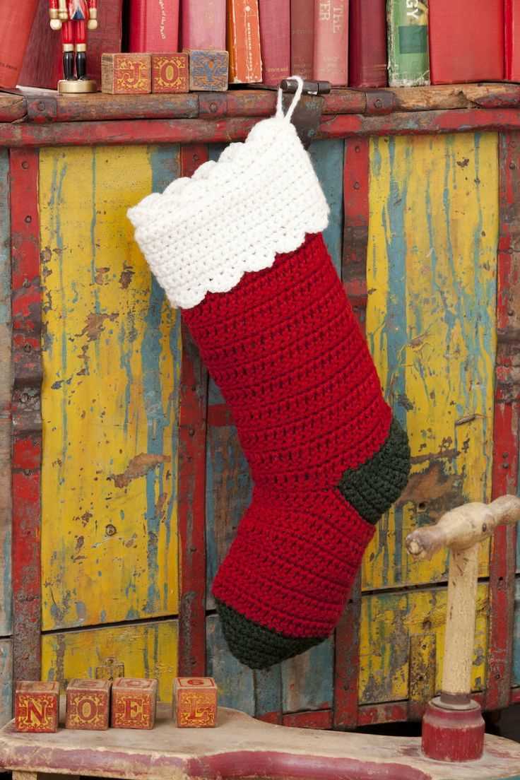 Loom knitting stocking pattern