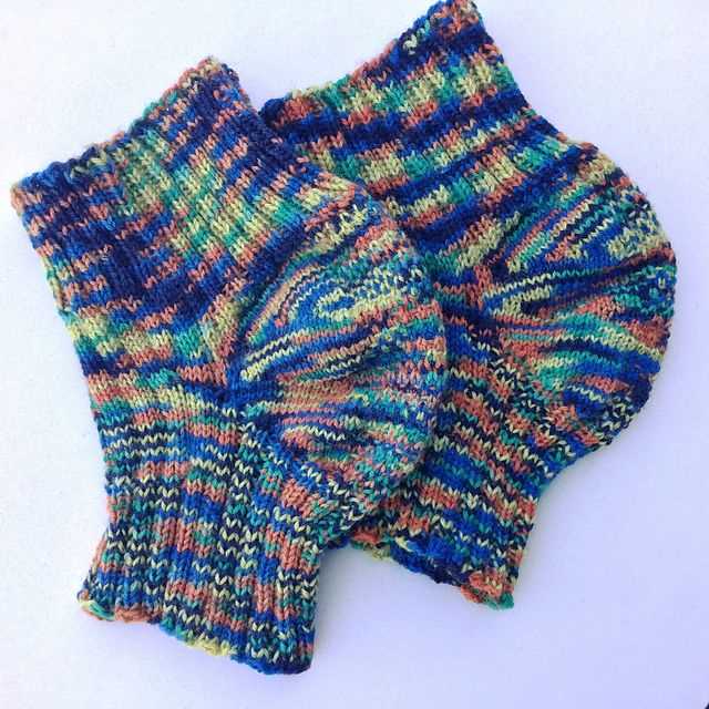 Machine knit leg warmers pattern