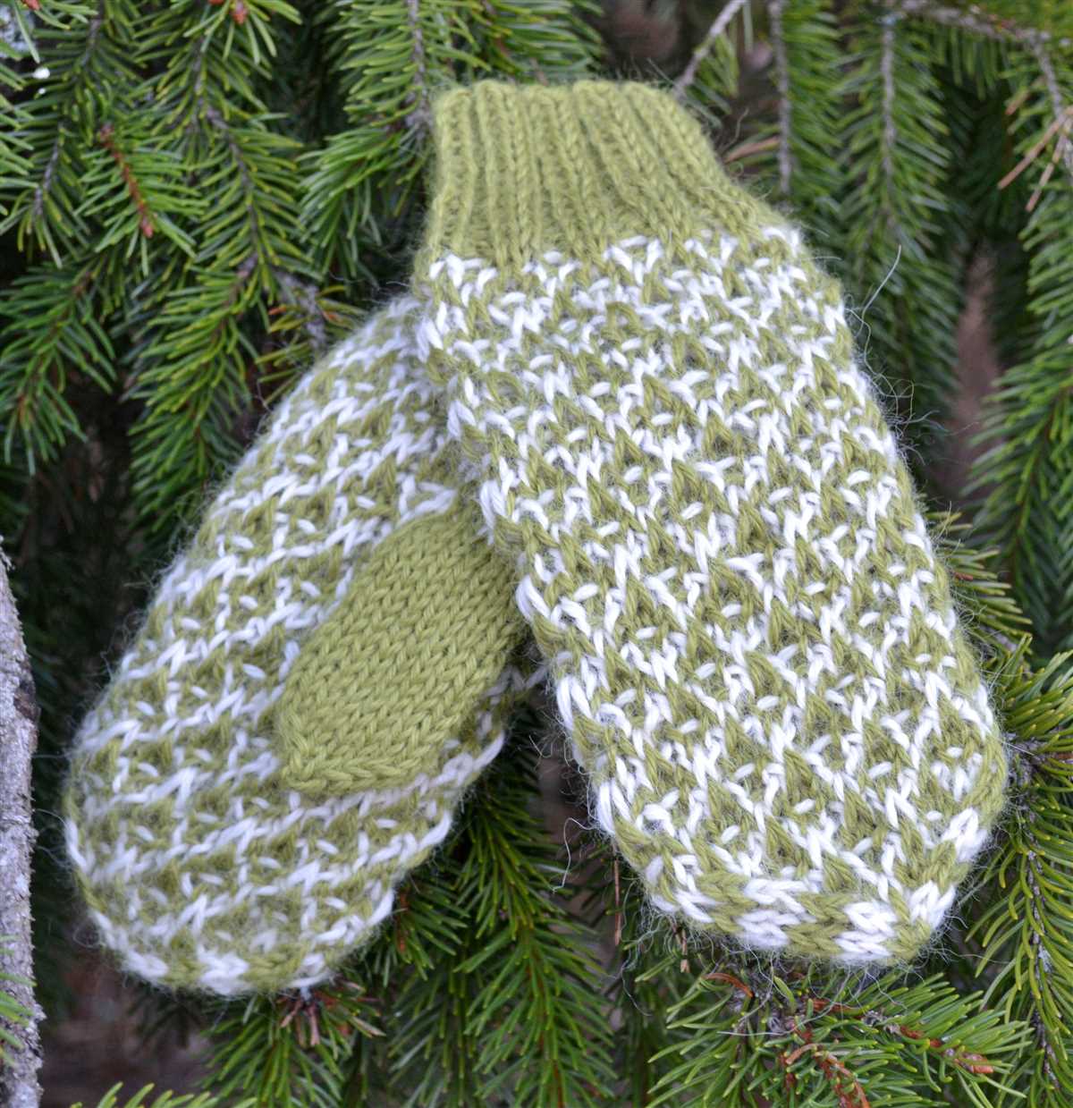 Mens mittens knitting pattern