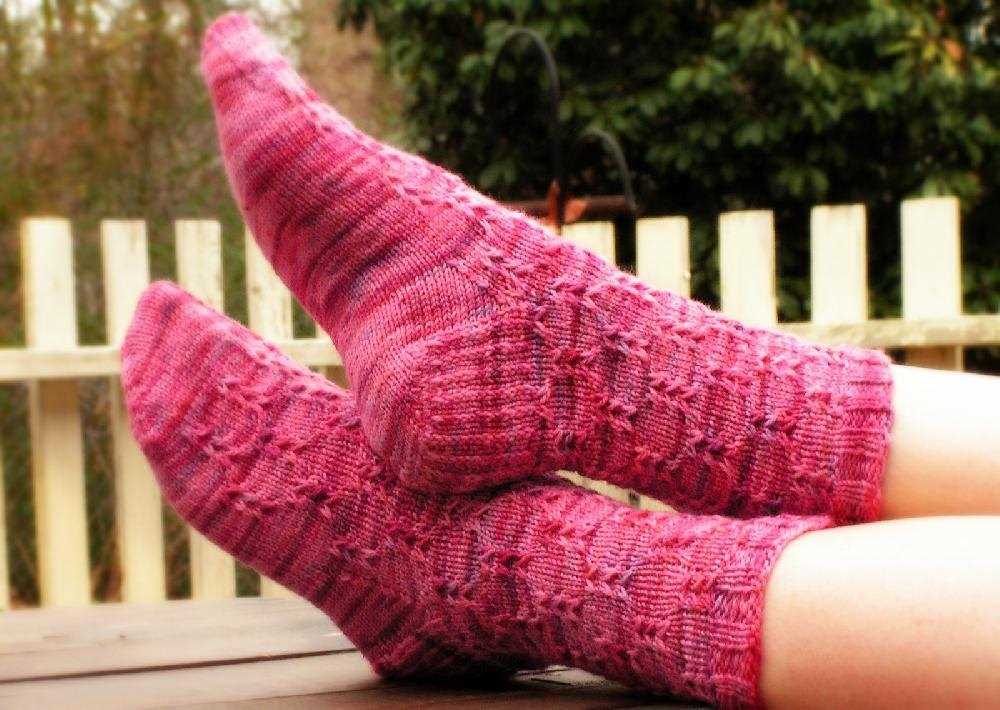 Mermaid socks knitting pattern