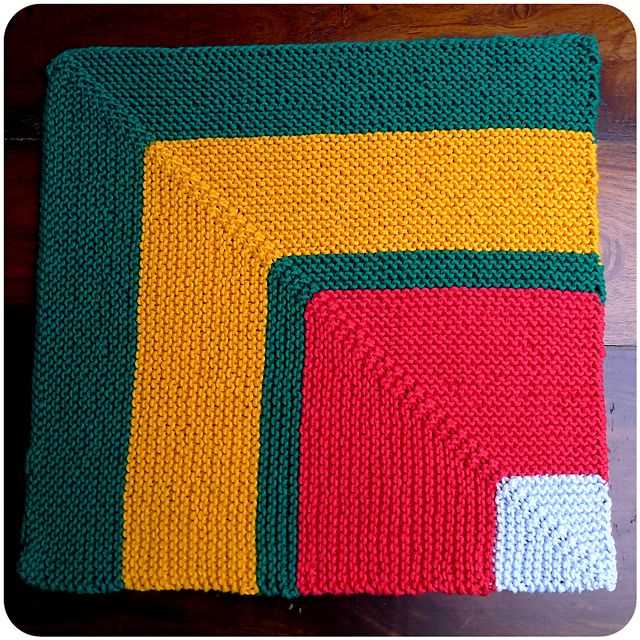 Mitered dishcloth knitting pattern