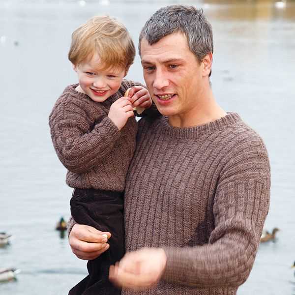 Modern men's jumper knitting pattern