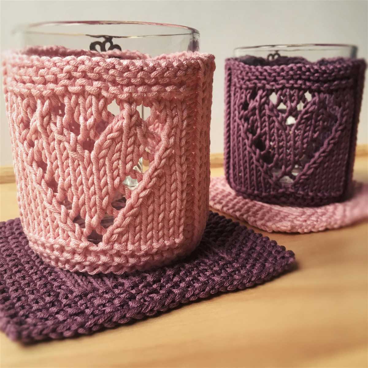 Mug cosy knitting pattern
