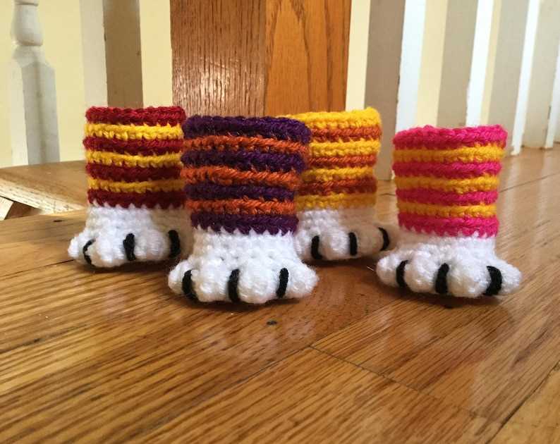 Paw socks knitting pattern