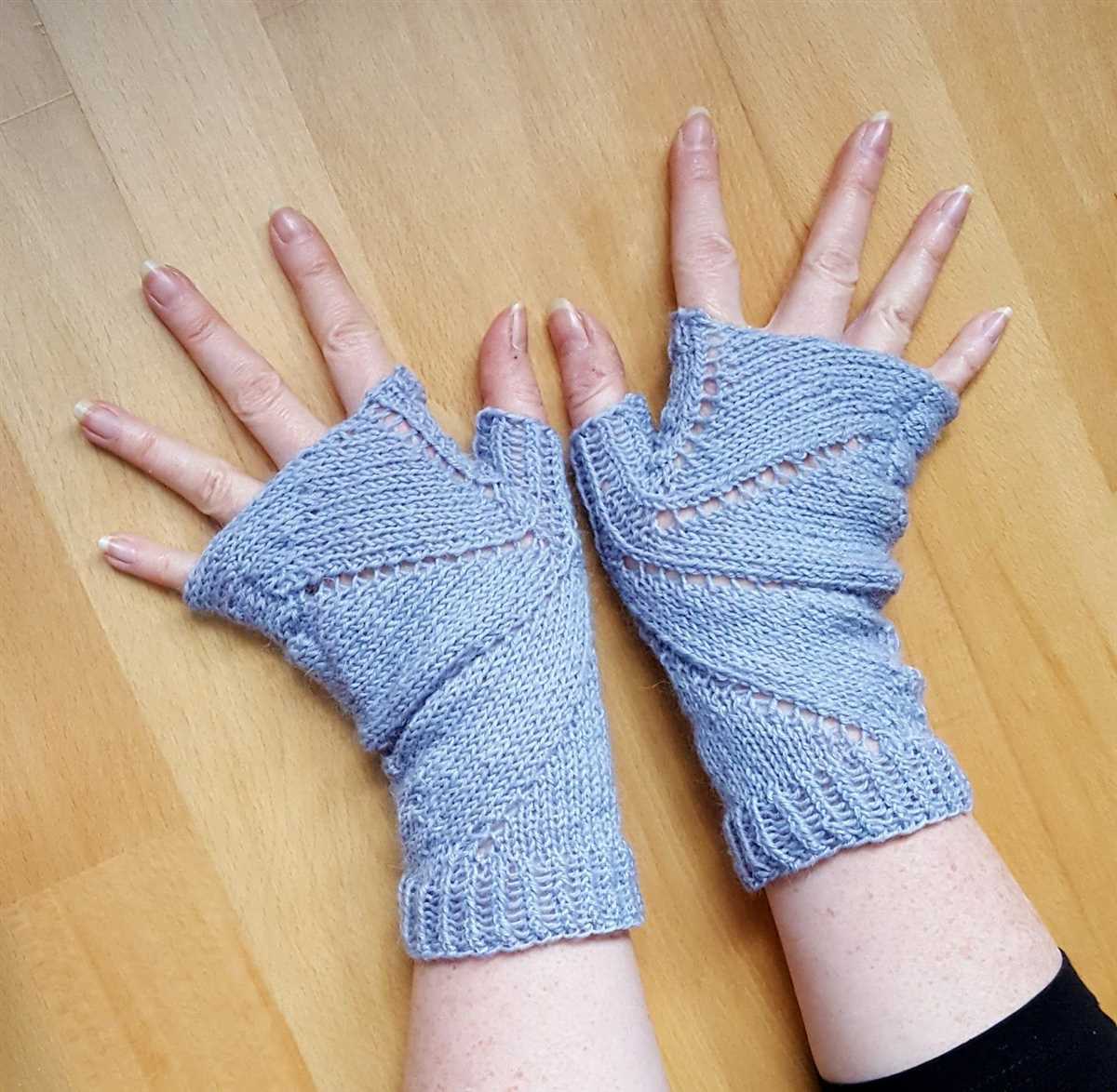 Ravelry knitting patterns fingerless gloves