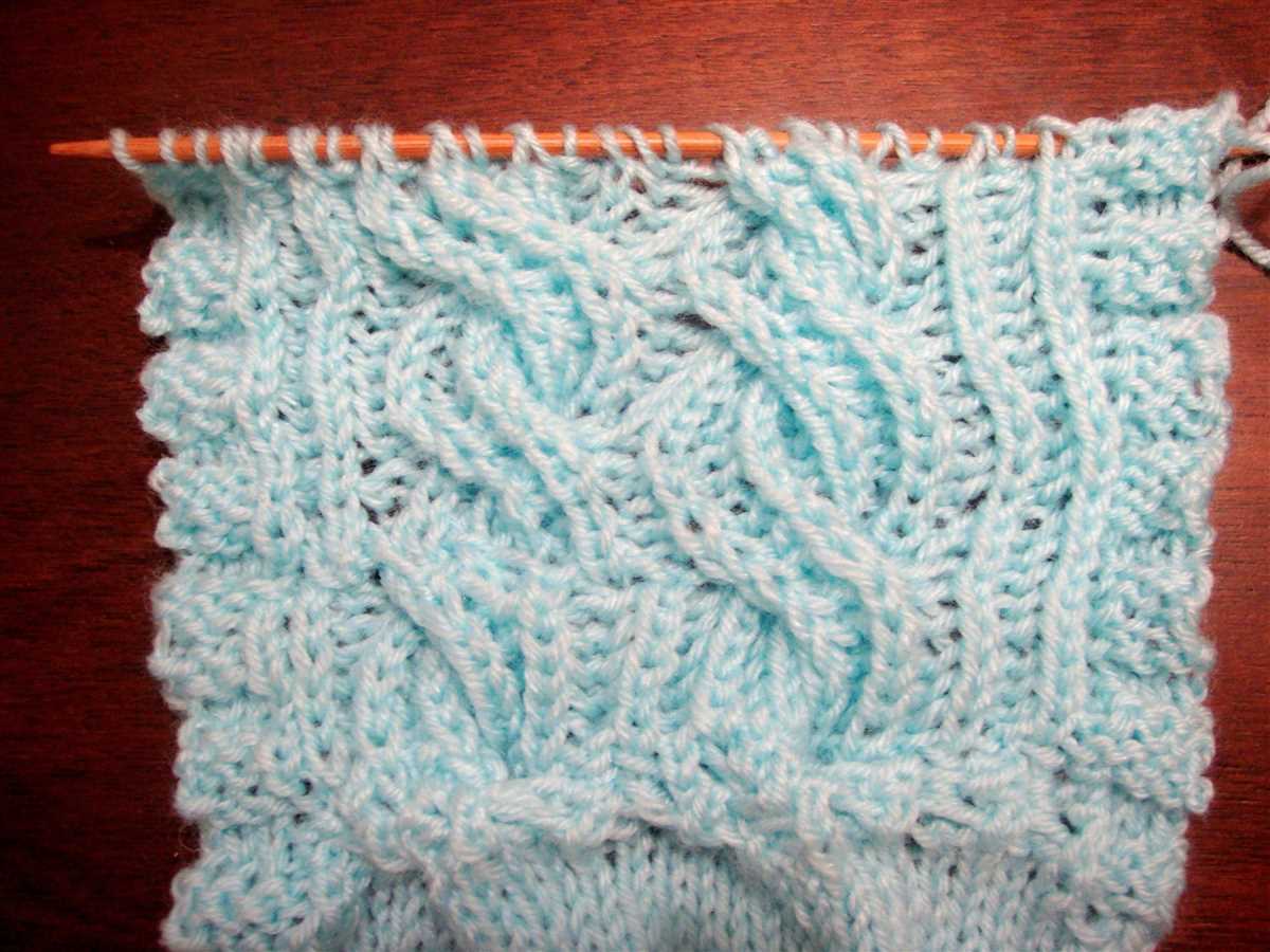 Reversible lace scarf knitting pattern