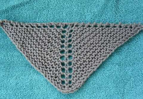 Simple triangle shawl knitting pattern