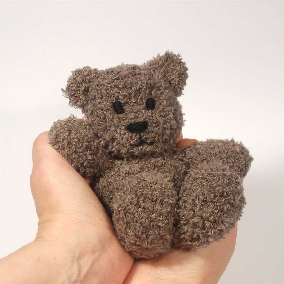 Small teddy bear knitting pattern