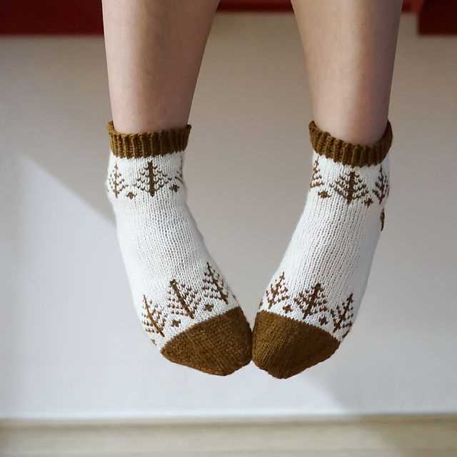 Toe up knitted sock pattern free