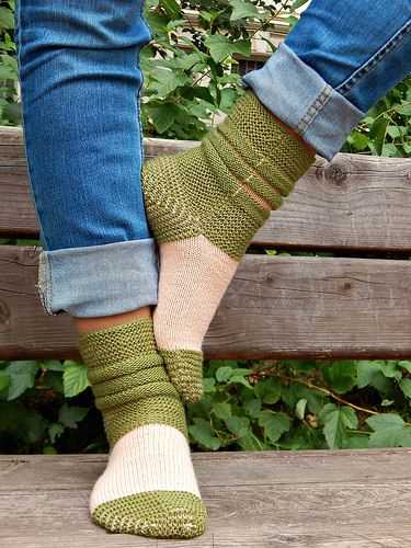 Top down sock knitting pattern