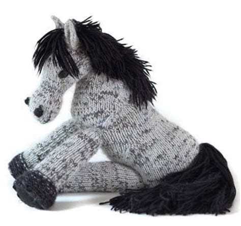 Toy horse knitting pattern