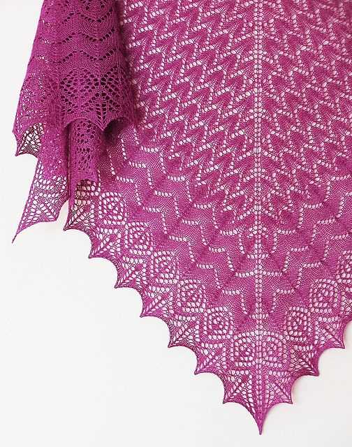 Triangle lace scarf knitting pattern