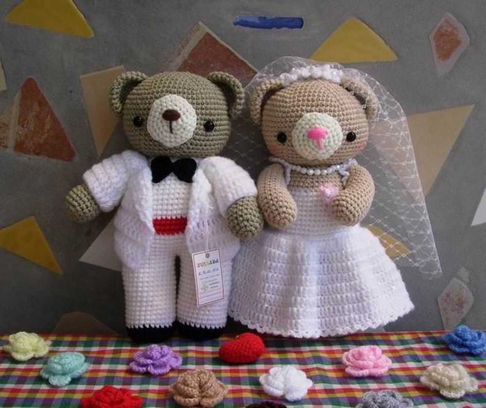 Bride and groom teddy bear knitting pattern