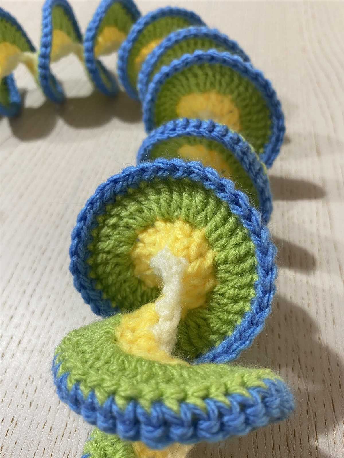 Knitted wind spinner pattern