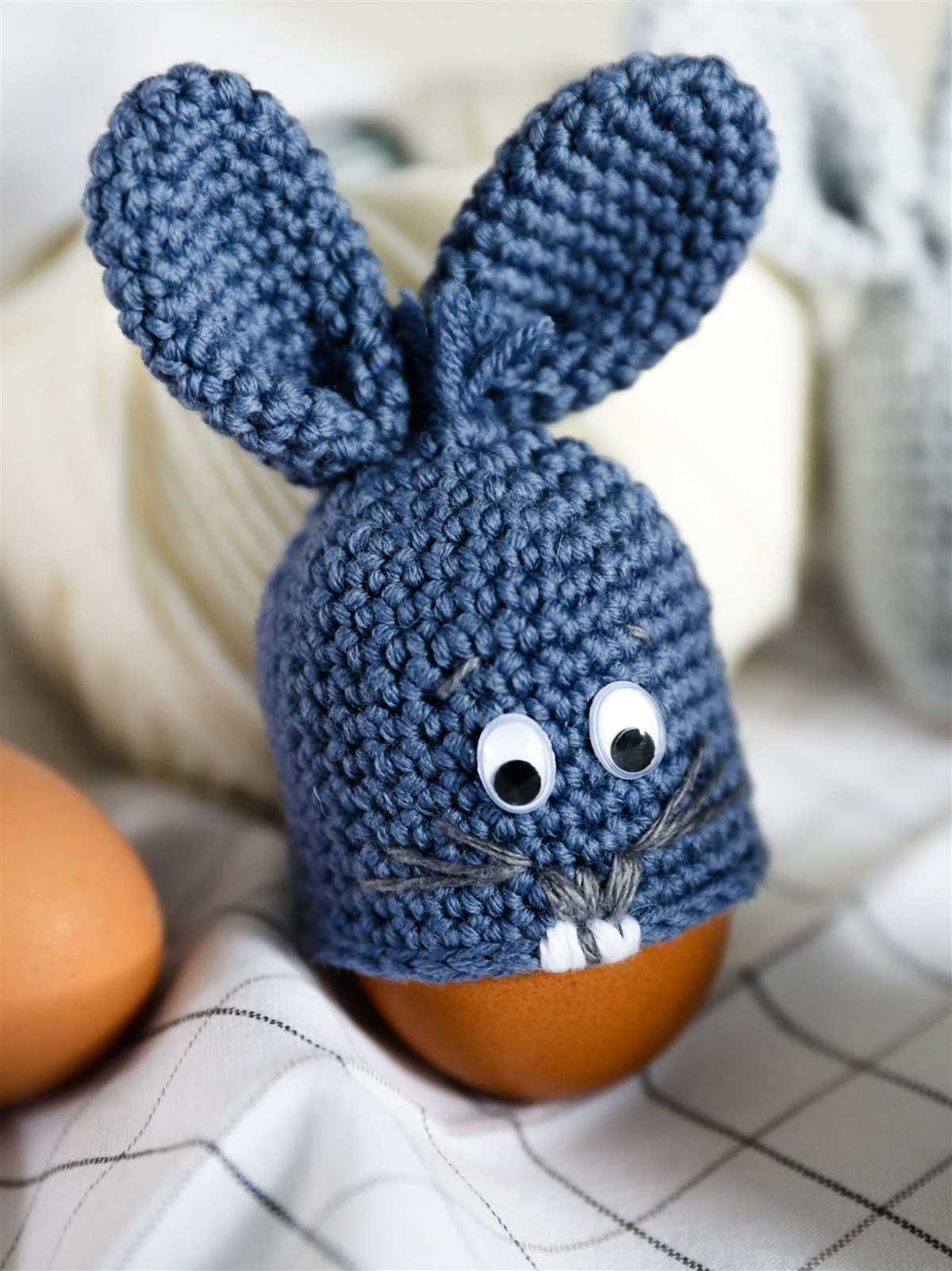 Knitted bunny egg cosy pattern