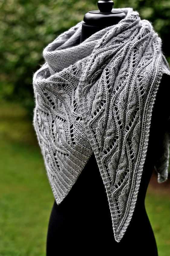 Triangle lace scarf knitting pattern