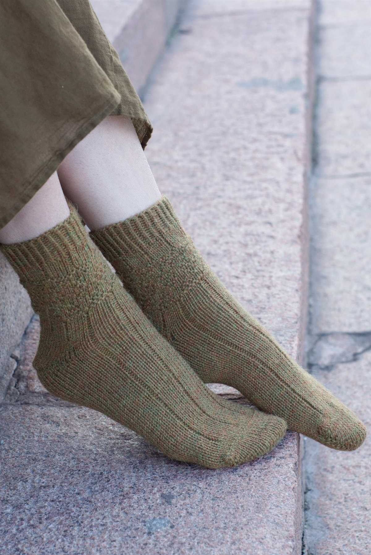 Alpaca socks knitting pattern
