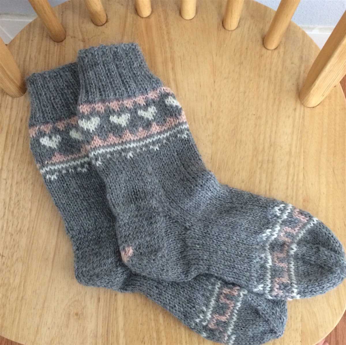 Alpaca socks knitting pattern