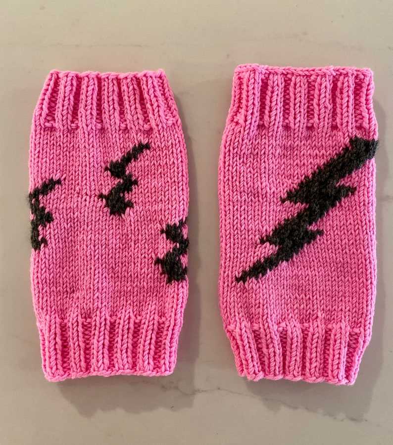 Flared leg warmers knitting pattern