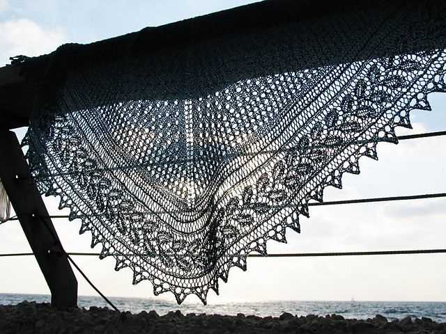 Knit lace shawl pattern free