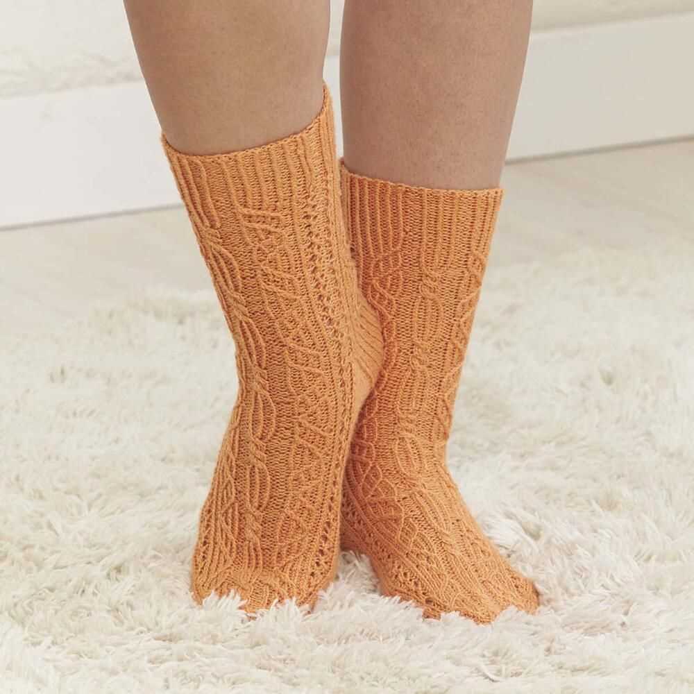 Animal socks knitting pattern