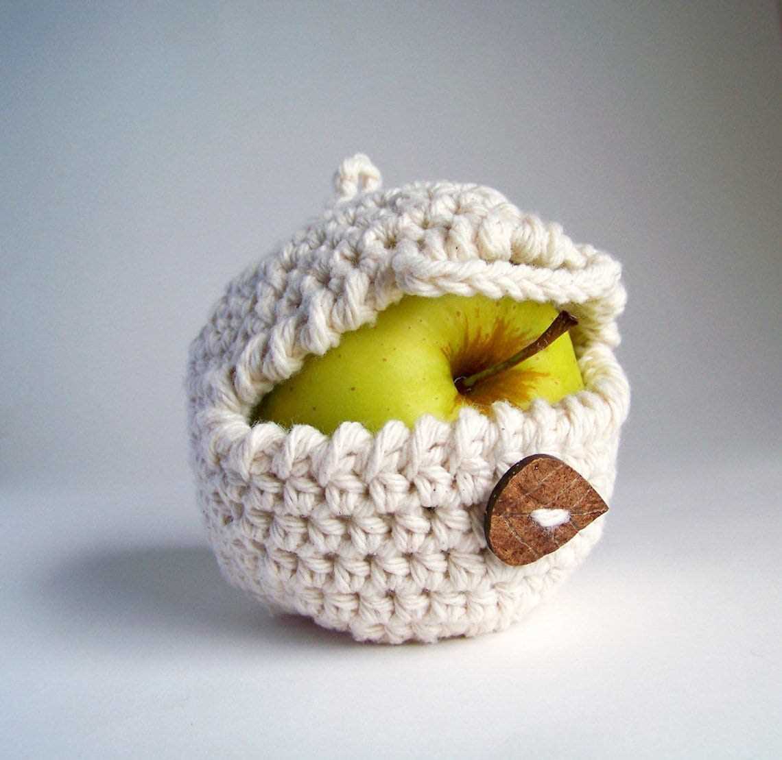 Apple cosy knitting pattern