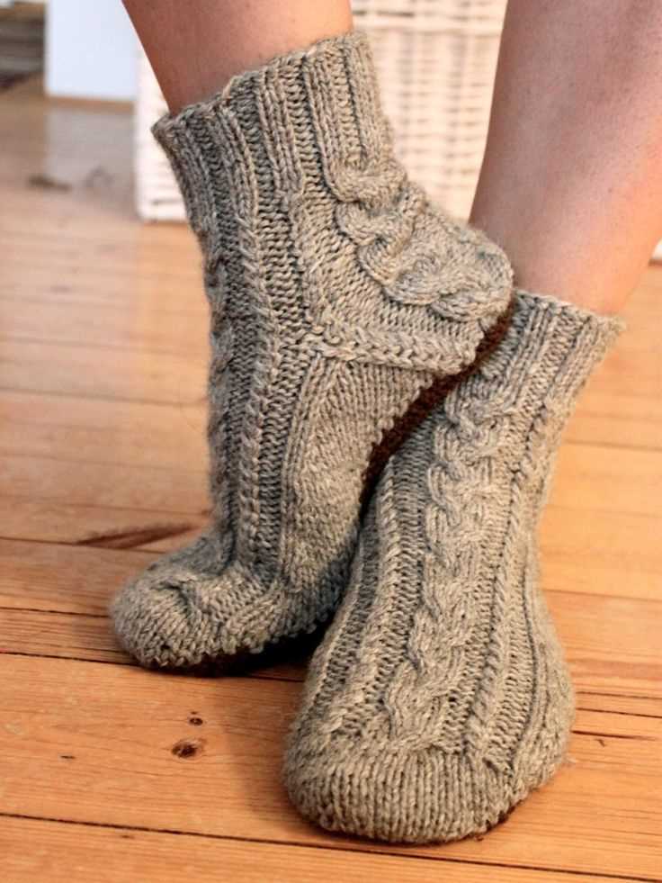 Aran sock knitting pattern