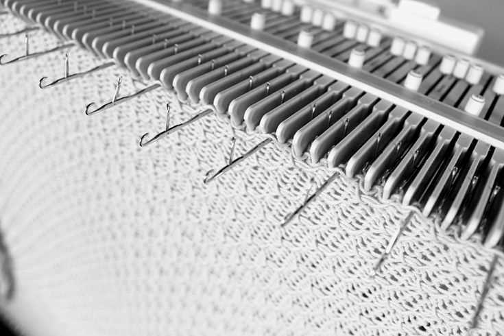 Changing gauge knitting pattern