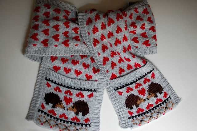Heart scarf knitting pattern
