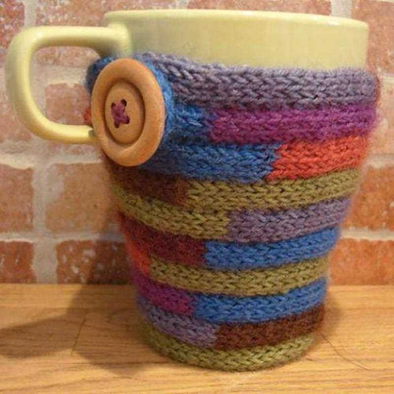 Cozy up your mug with this delightful knitting pattern from Ravelry Mug cozy knitting pattern ravelry