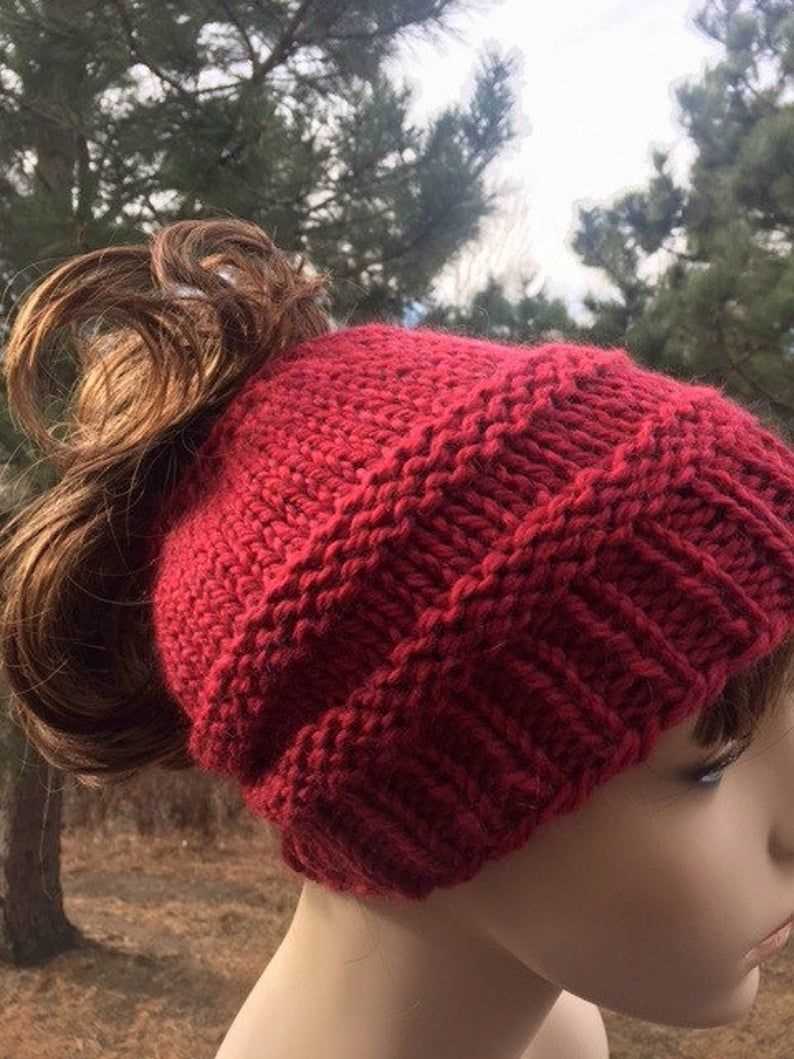 Ponytail hat knitting pattern