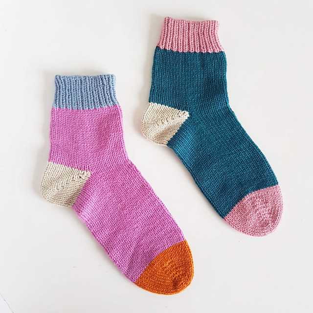 Bed socks knitted pattern