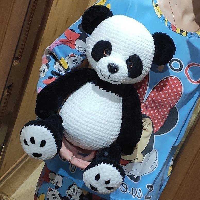 Knitted panda bear pattern