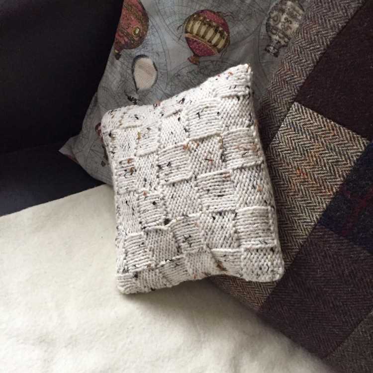 Cushion cover knitting patterns uk