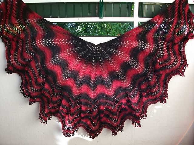 Circular shawl knitting pattern